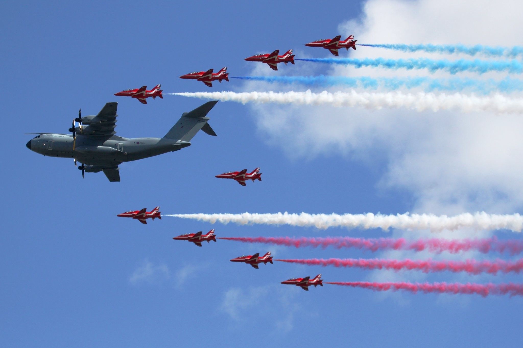 206 Sqn, Flt Lt Steve Whitnall, A400M with Red Arrows at Farnborough 2016